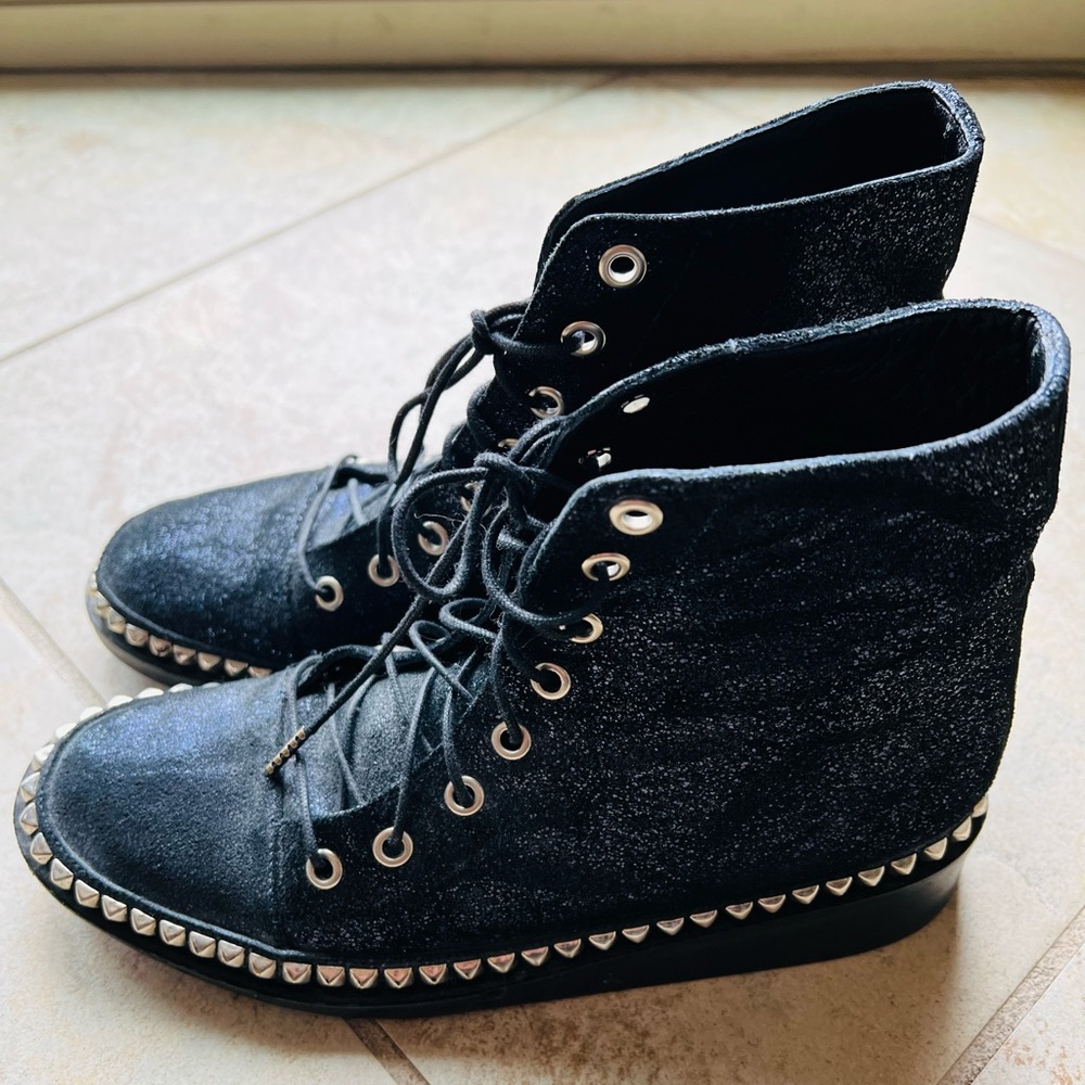 Calleen Cordero Metallic Black Leather Ankle Boots
Genuine Leather - Black